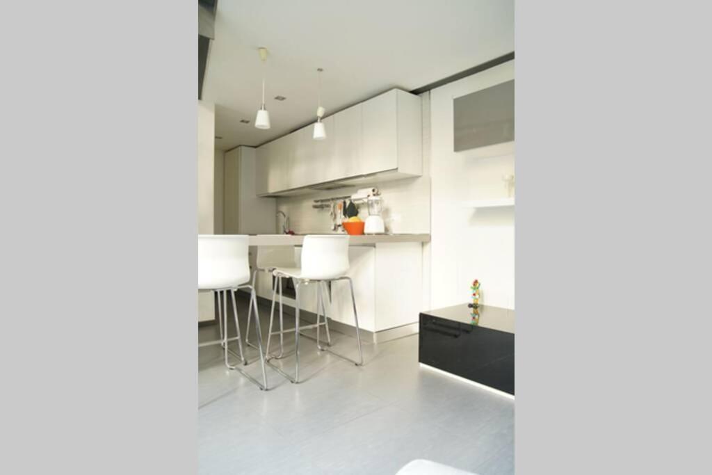 Urban House - Nice Loft Navigli Milan Center Bagian luar foto